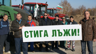 100 трактора чакат сигнал край Плевен