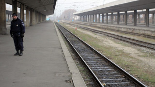 Спират 30 влака за 12 дни