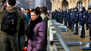 Барикадираха парламента заради протестите
