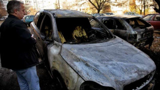 Запалиха още две коли, подозират собственици на паркинги