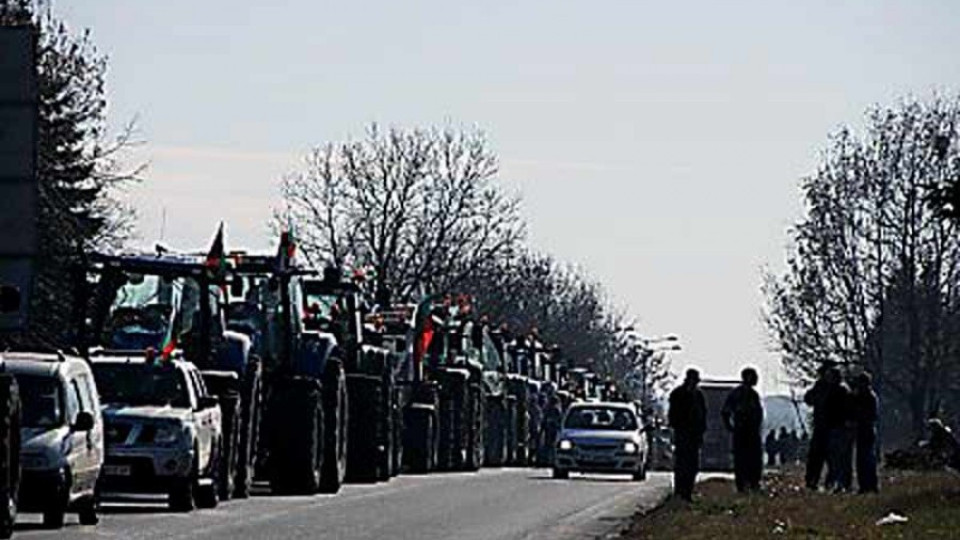 Учител припадна в блокадата на Дунав мост | StandartNews.com