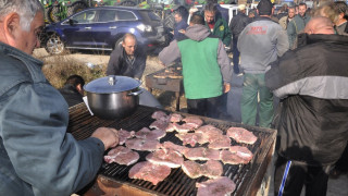 Бойко към фермерите: В София няма кебапчета, тук се работи!