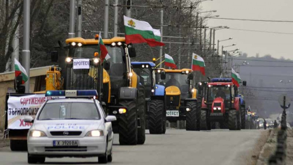 170 трактора влизат в София по тъмно | StandartNews.com