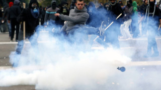 Бой в Атина на младежи и полицаи