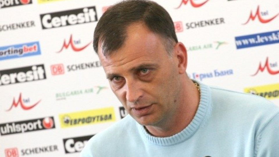 Тони Здравков пое "Ботев" (Враца) | StandartNews.com