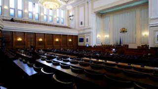 Депутатите спряха пенсионната реформа в полунощ