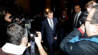 Алексей Петров дойде в съда с 6 адвоката 