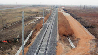 Пускат ток за влак със скорост 160 км/ч на Дунав мост 2