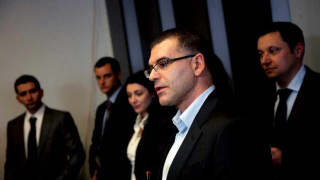 Дянков дарява икони на манастира на прабаба си
