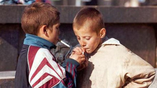 Деца пушачи подпалиха къща