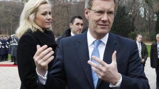 Притискат германския президент - ползвал вили на бизнесмени  