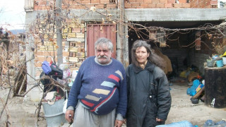 Семейство от Благоевград посреща Коледа на свещи