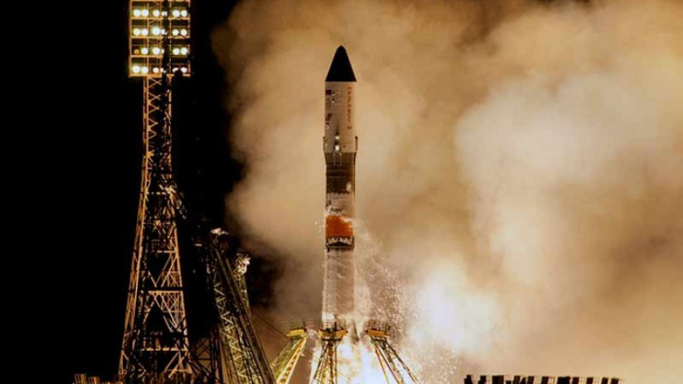 Корабът "Союз" излетя с трима космонавти на борда | StandartNews.com