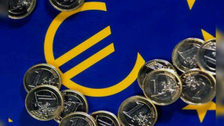 Еврото се срина, разменят го срещу 1,30 долара
