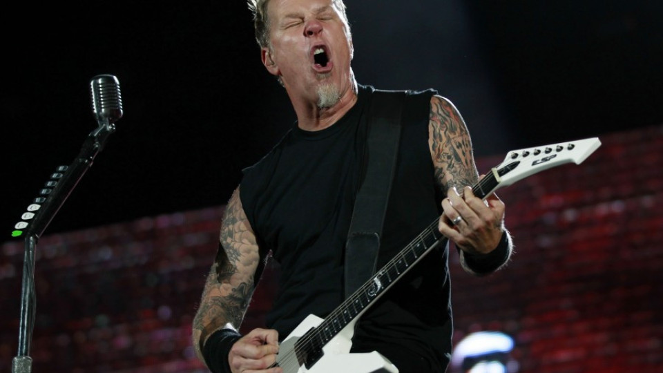 Джеймс от Metallica замеря с камъни папараци | StandartNews.com