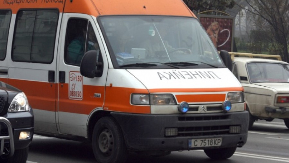 Ромски лидер заби нож в гърба на жена си | StandartNews.com