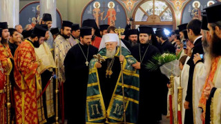 Интелектуалци се обявиха в защита на църквата