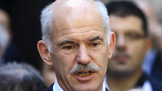 Папандреу опериран от киста на лицето 