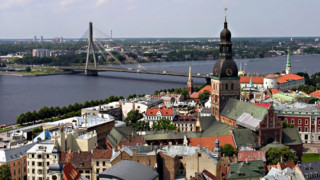 В Латвия правят референдум за руския език