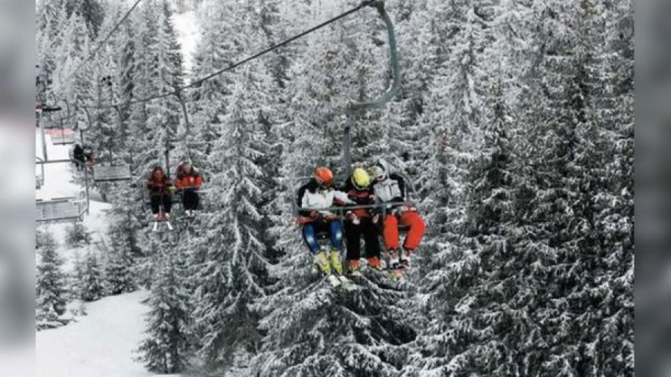 Цветанов и Веско Маринов разпускат на ски в Банско | StandartNews.com