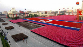 Над 100 000 на митинг в подкрепа на Ким Чен-ун
