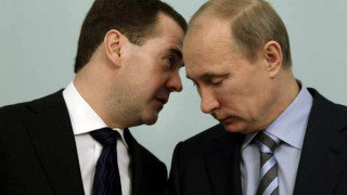 Путин държи черешката на тортата
