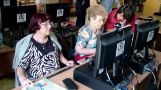 Търсят осигуровки и от работещите пенсионери