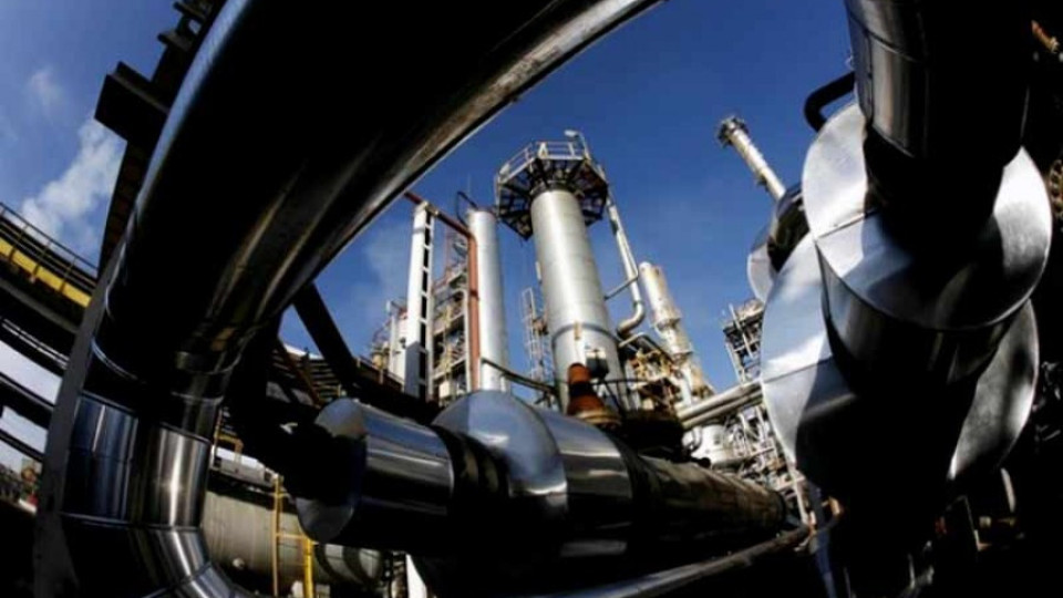 Връщат лиценза на "Лукойл Нефтохим" | StandartNews.com