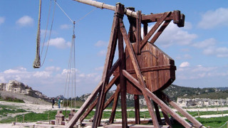 Поставят катапулти на крепостта Царевец 