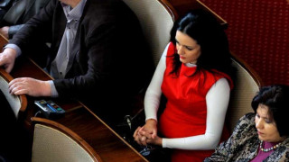 Калинка събра погледите с костюм на "Тялото"