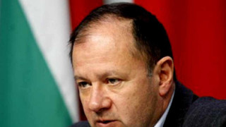 Цивилен полицай пребил момче с електрошокова палка
