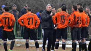 Аматьори измъчиха Стоичков