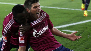 "Шалке 04" застигна "Байерн" и "Дортмунд" на върха
