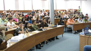 Частен ВУЗ осъди държавата за стипендии