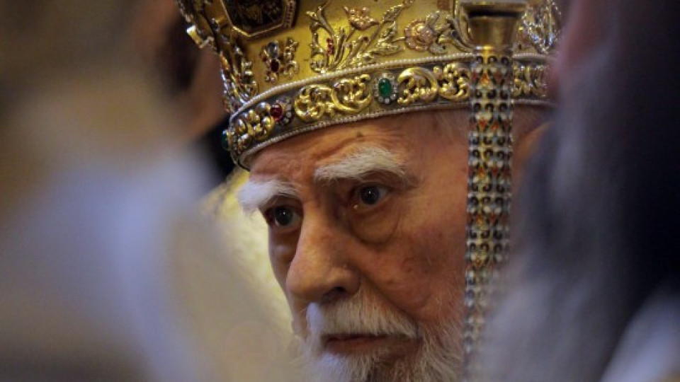 Патриарх Максим с кръвно като на младо момче | StandartNews.com