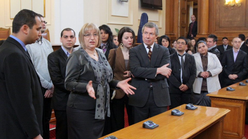 Роми напират за стаж в парламента | StandartNews.com