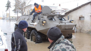 Искаме помощ от ЕС за временни диги и палатки 