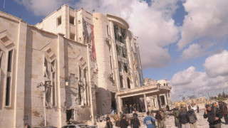 Нова кървава баня в Сирия, два взрива убиха 25