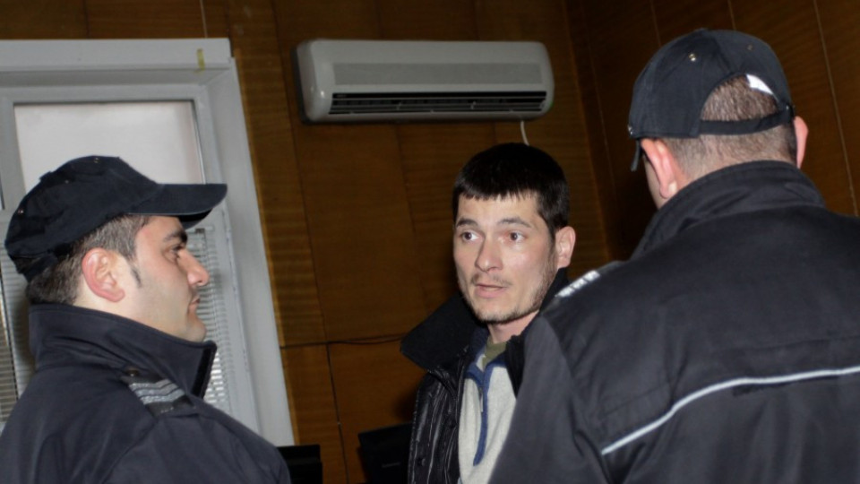 Соченият за подпалвач остава в ареста, той иска в комуна | StandartNews.com