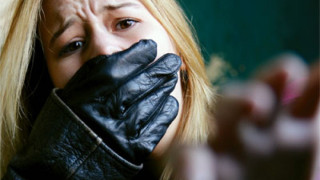 Бандит поиска 2 бона откуп за отвлечена 15-годишна