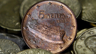 Гърция реже живо месо, съкращава още 325 млн. евро