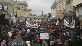 Хиляди сирийци протестират срещу Башар Асад 