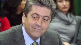 Първанов пише на другарите: Отивам на отчети и избори