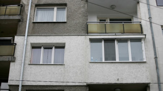 Санирането спасява от глоба за остъклен балкон