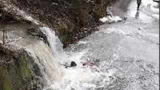 Реките се надигат застрашително
