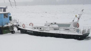 Дунав на косъм да прелее заради ледена блокада