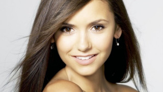 Нина Добрев "хапе" за 80 000 долара