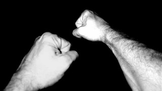 20 пияни се млатиха в центъра на София