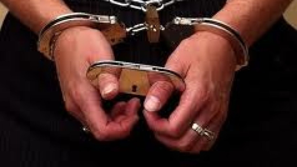 Директорка на училище влиза в затвора | StandartNews.com