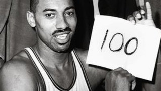 Преди 50 г. Уилт Чембърлейн вкара рекордните 100 т. в НБА
